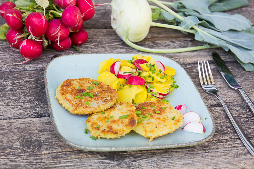 Kohlrabischnitzel mit Kartoffelsalat